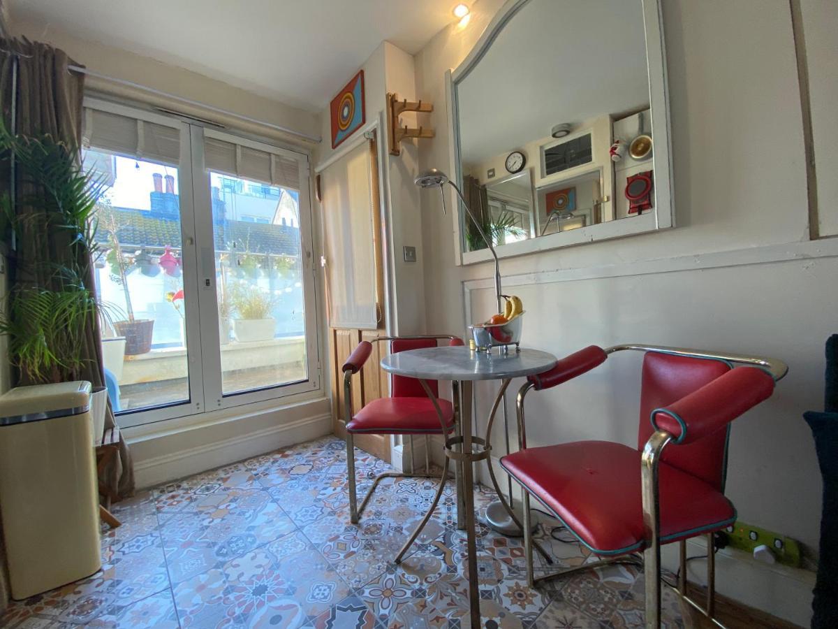 Little Brighton Beach Apartments - Also Separate Spa Cabin And Watersports エクステリア 写真