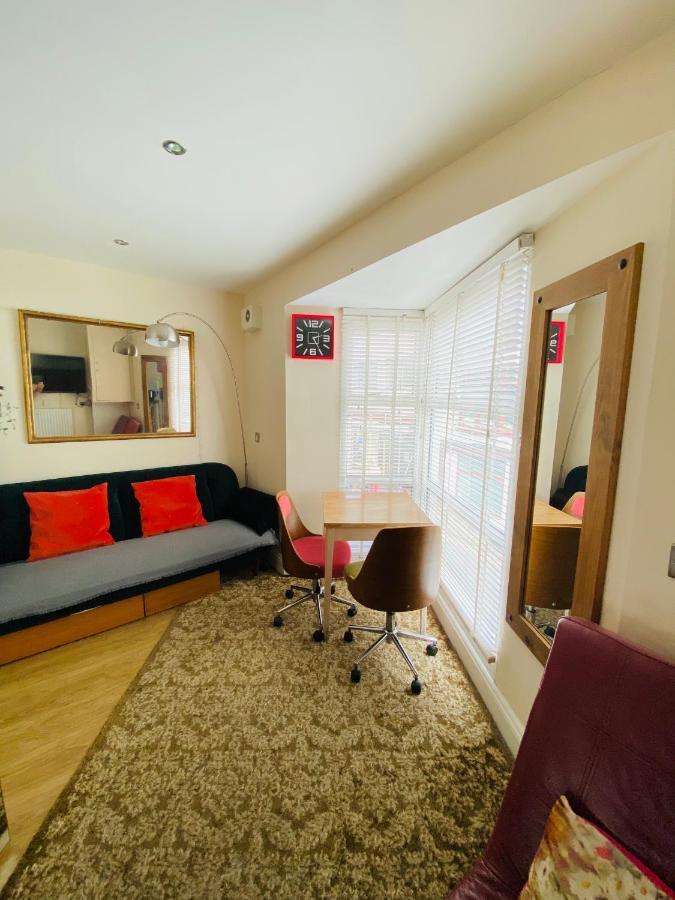 Little Brighton Beach Apartments - Also Separate Spa Cabin And Watersports エクステリア 写真
